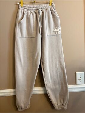White fox Light Gray Cozy Sweatpants like new